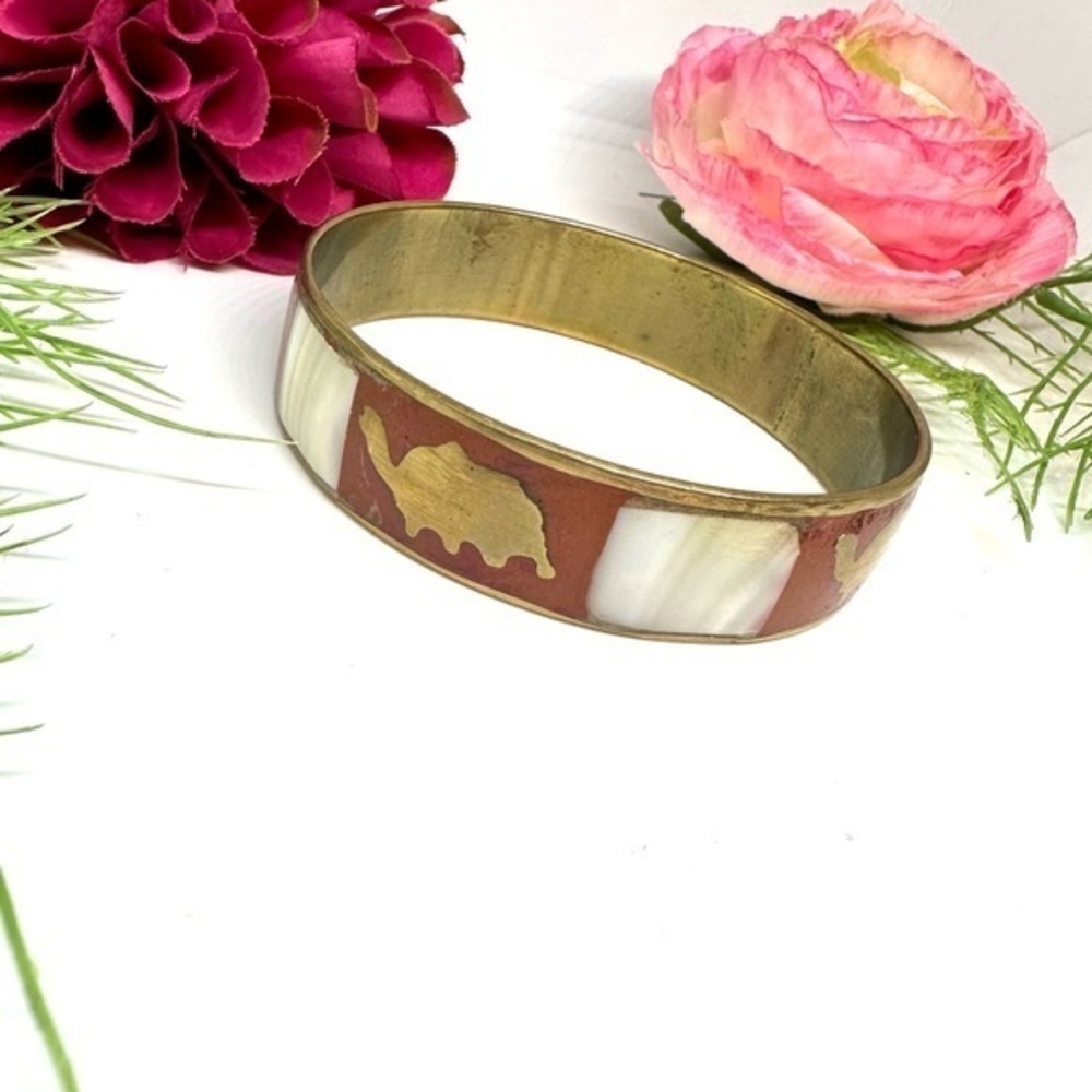 VINTAGE⚜️Genuine Abalone Mother Of Pearl Inlaid Brass Camel Bracelet